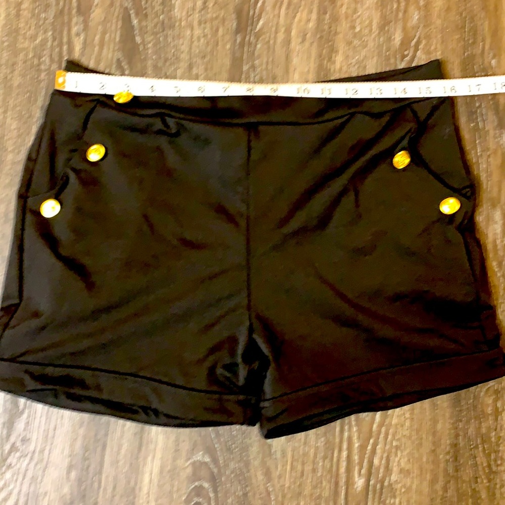 Casual button shorts - Picture 3 of 5